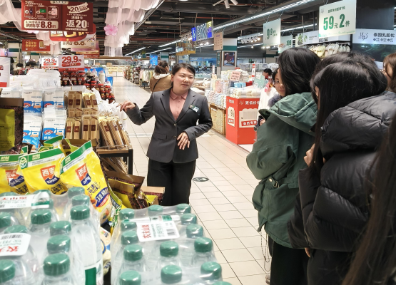 流光溢彩踐學路，鏈動超市啟新程——物流管理專業2024級學生赴北京華聯超市開展認知實習紀實
